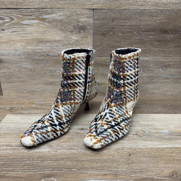 Gianni Bini Shoes - Gianni Bini Palmero Flannel Plaid Snip Top Kitten Heel Booties Women's Size 7.5